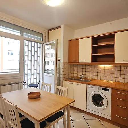 Iva Two-bedroom Tour As With Balcony And Ac, Newly Refreshed For 2026, Near Medical Faculty In * Ljubljana