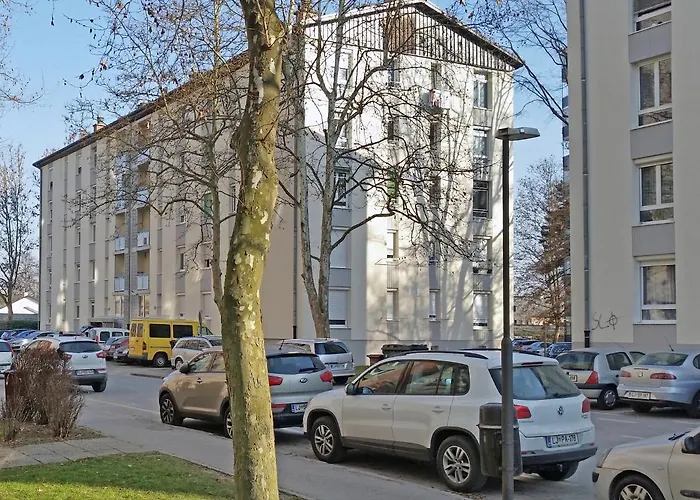 Retro 2Br Apartment Iva Tour As With Balcony And Ac Near Medical Faculty 1,5Km To Ljubljana Center Apartmán Lublaň