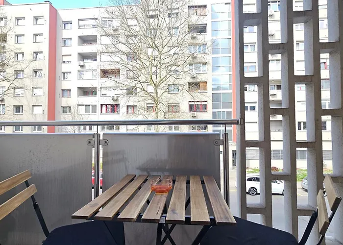 Iva Two-bedroom Tour As With Balcony And Ac, Newly Refreshed For 2026, Near Medical Faculty In Апартаменты *