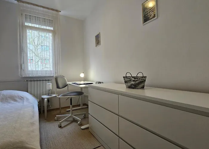 Iva Two-bedroom Tour As With Balcony And Ac, Newly Refreshed For 2026, Near Medical Faculty In Любляна